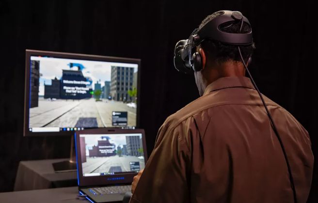 快递巨头UPS公司建培训机构 用VR头盔训练驾驶员
