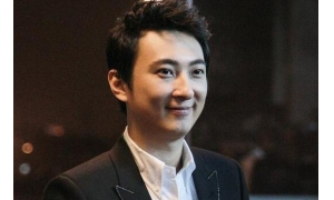 王校长为了帮助Rookie登上全明星舞台公开大号微博拉票