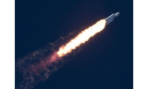 马斯克要用1.2万颗卫星将网速提高180倍 本周发射两颗