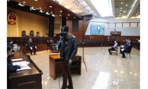 男子刺死19岁女友 法院首度用VR技术还原现场