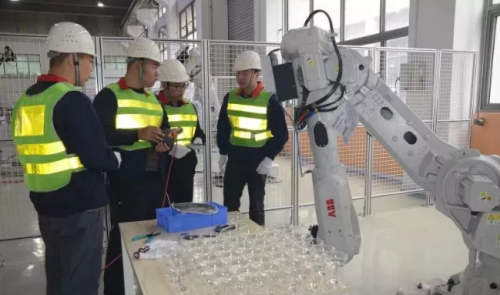 当28岁的浦东遇见—“康桥杯”机器人应用技能邀请赛