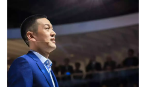 2018蔚来日趣事：李斌夫妇与雷军一起吃盒饭，雷军体验NOMI不顺利