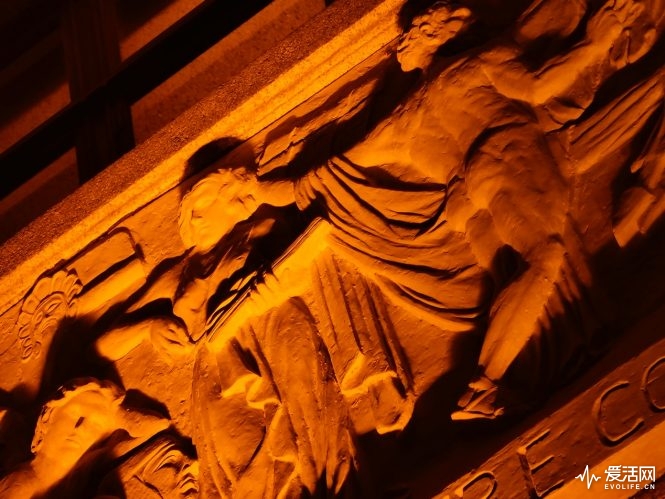 image033