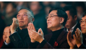 柳传志现身联想春晚：送给杨元庆和联想未来三句话