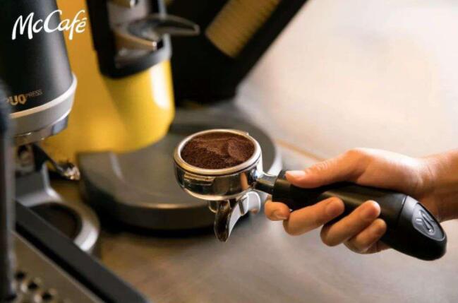 麦当劳中国投资25亿卖咖啡 三年内布局超4000家