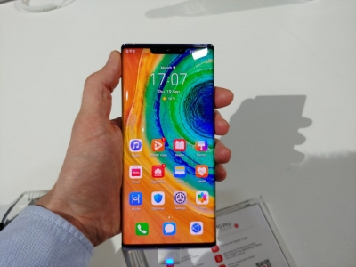 华为发布emui11测试27华为和Honor devices成功上�
