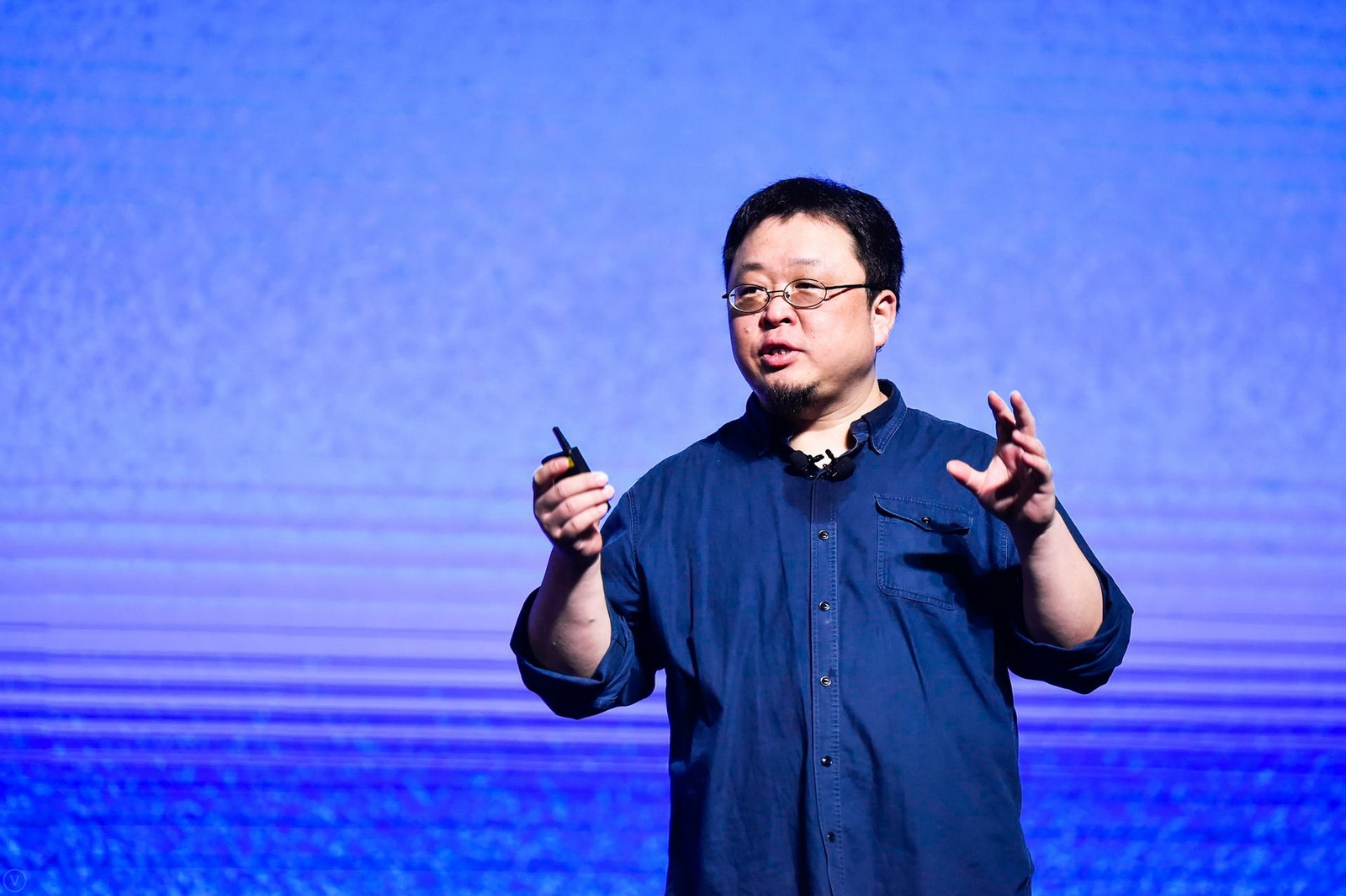 罗永浩宣布最后一次创业：再造一个苹果