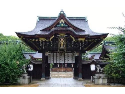 日本那么小的地方，人口也不算太多为何可以发展成为世界第三大经济体呢？