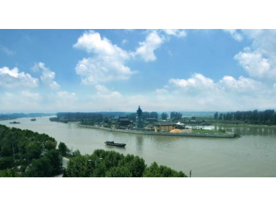京杭大运河文化保护传承利用，压减深层承压水开采，河湖生态环境改善