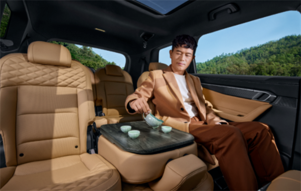 或15万起售 吉利全新中型SUV豪越L发布：配7独立座椅