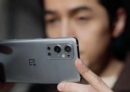 ONEPLUS 9系列接收哈苏XPAN相机模式进行全景拍摄